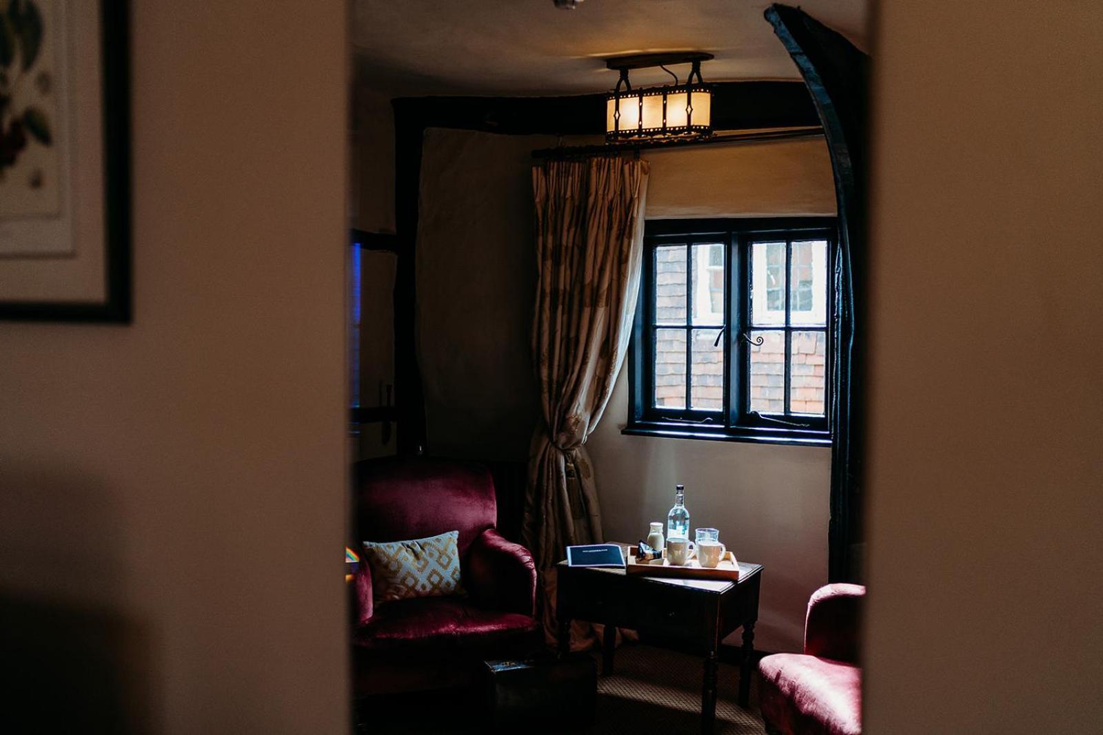 The Crown Inn Chiddingfold Exteriér fotografie