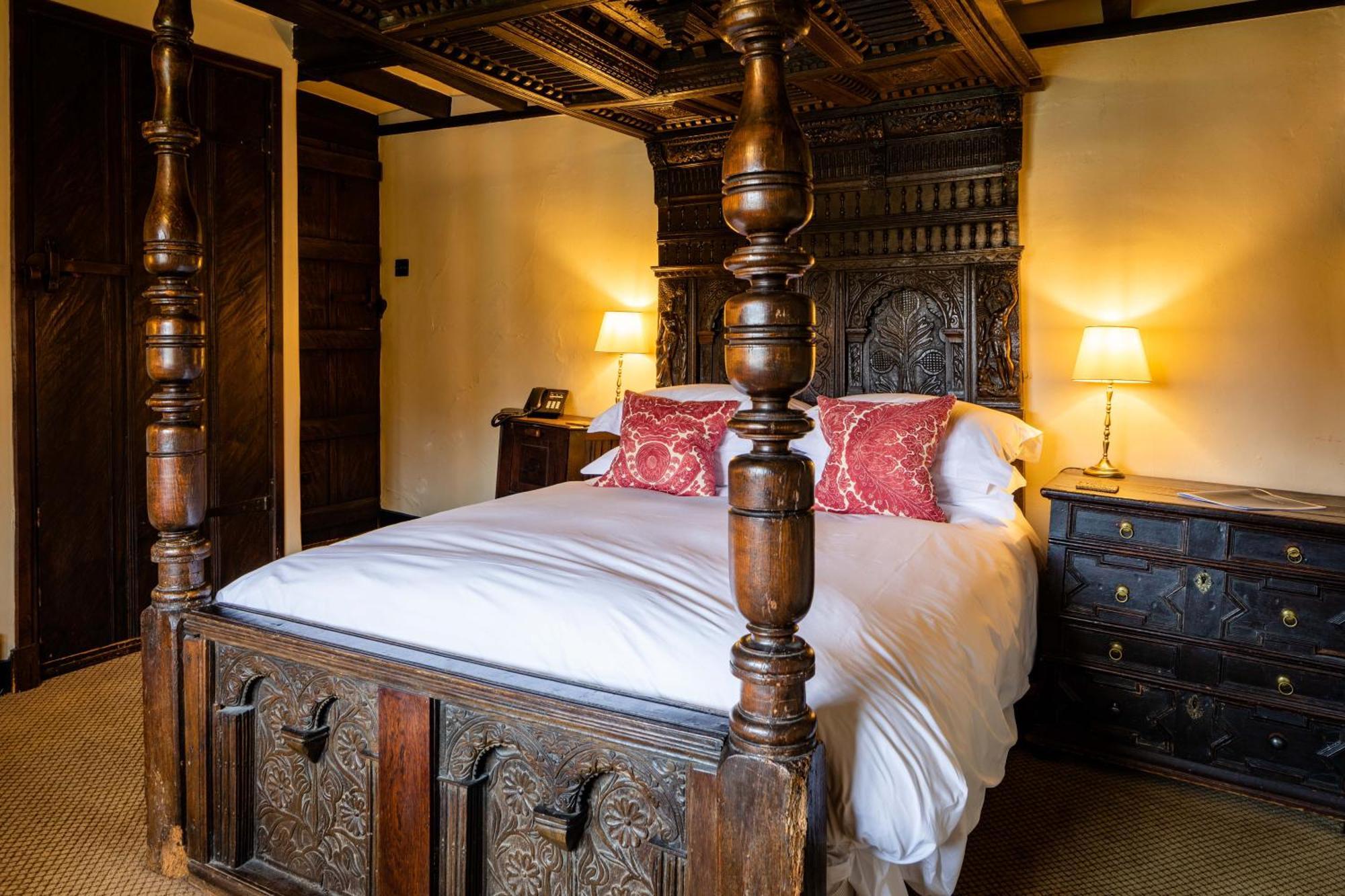 The Crown Inn Chiddingfold Exteriér fotografie
