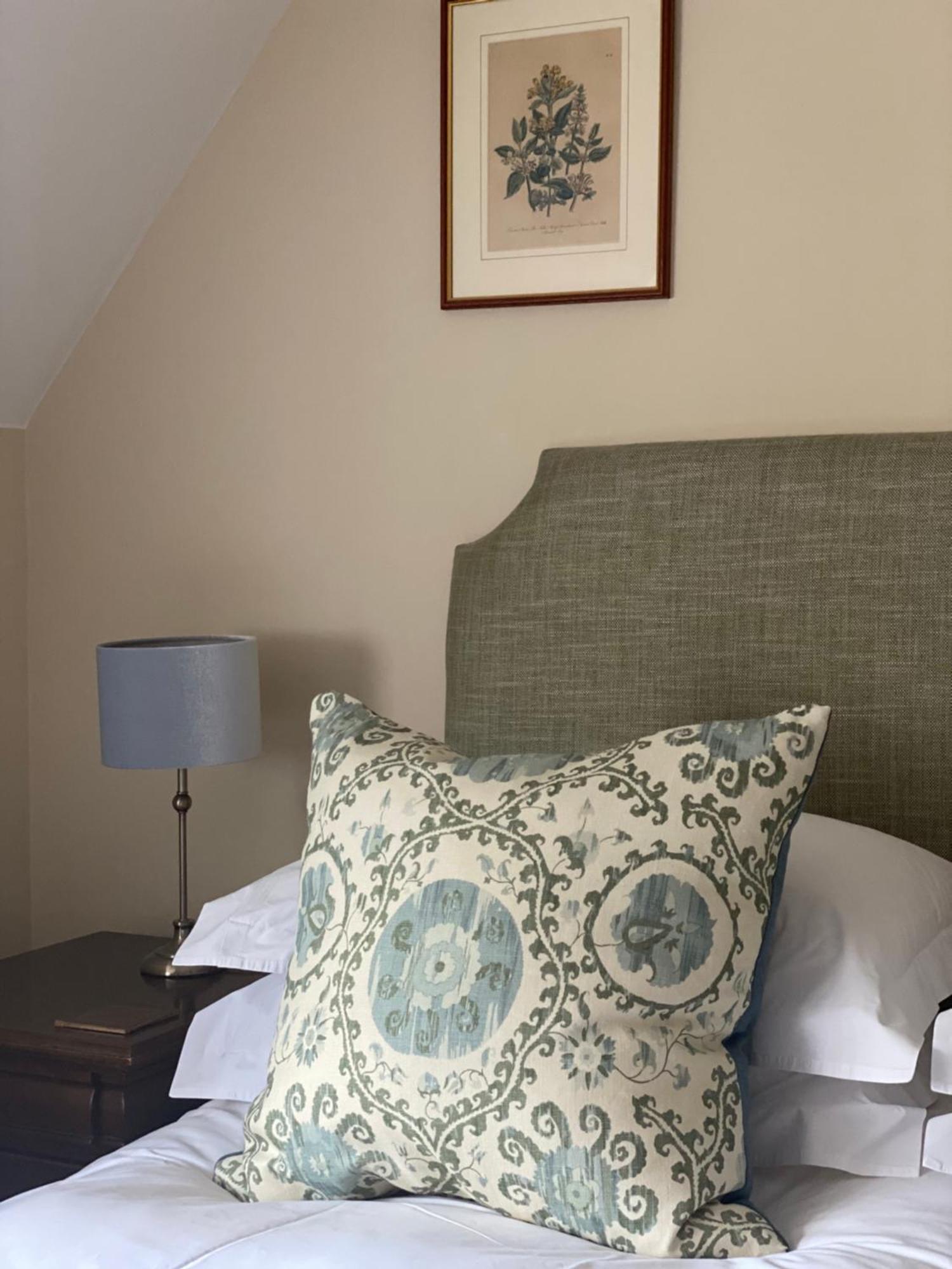The Crown Inn Chiddingfold Exteriér fotografie