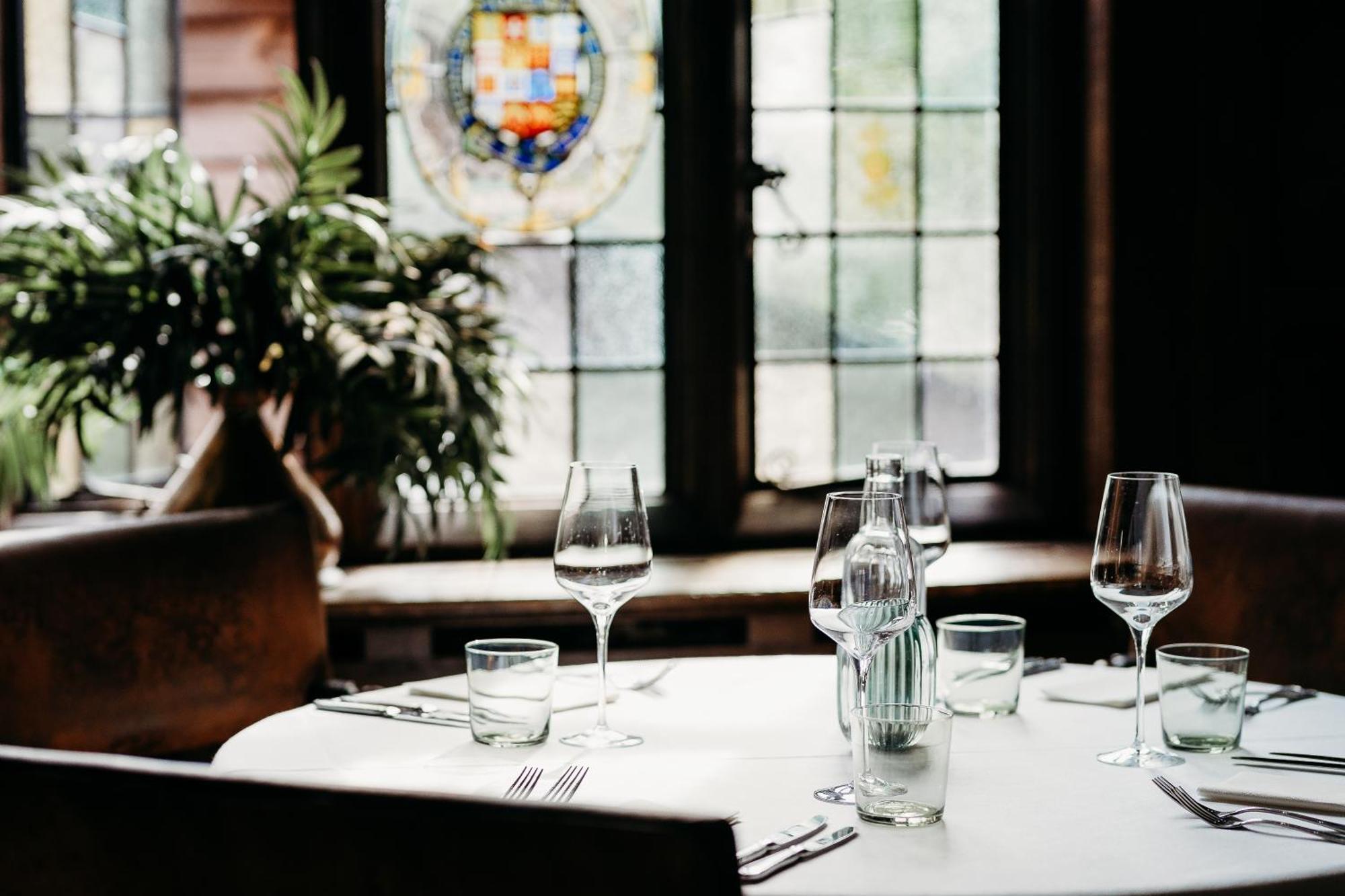 The Crown Inn Chiddingfold Exteriér fotografie